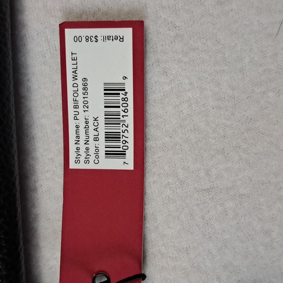 Circus by Sam Edelman wallet black bifold. - Picture 6 of 6